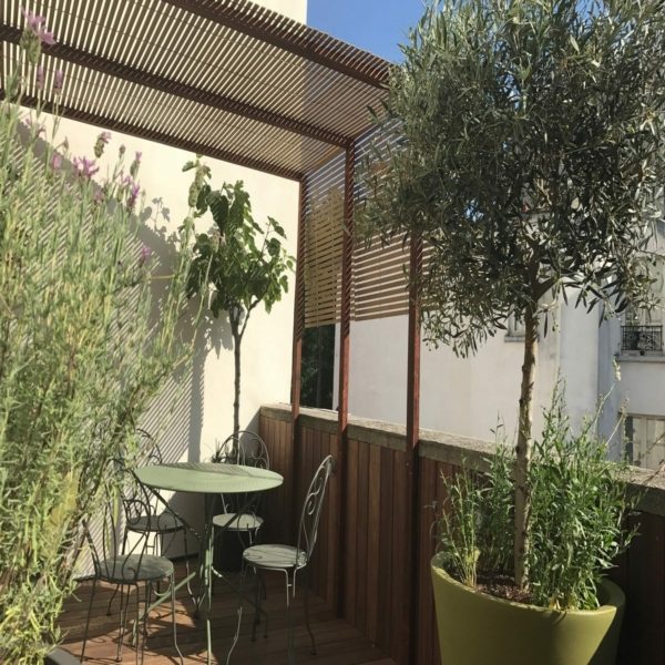 Balcoon paysagiste petite terrasse montmartre sol muret bois exotique