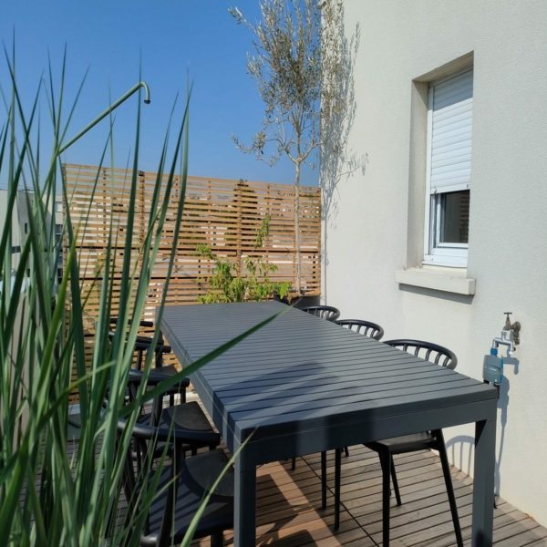 Balcoon paysagiste terrasse suresnes espace repas abrite