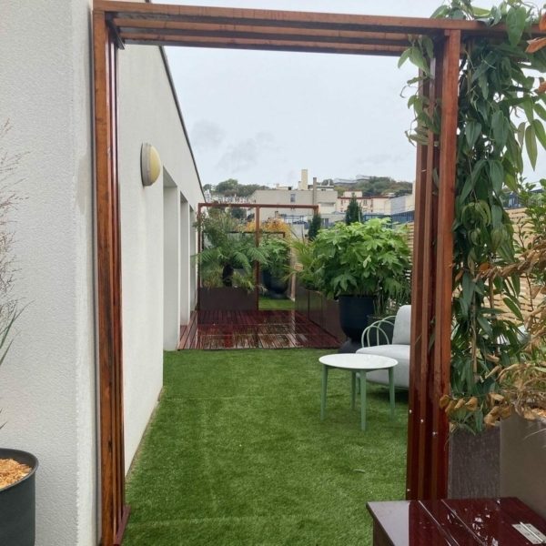 Balcoon paysagiste terrasse suresnes passage arceaux bois